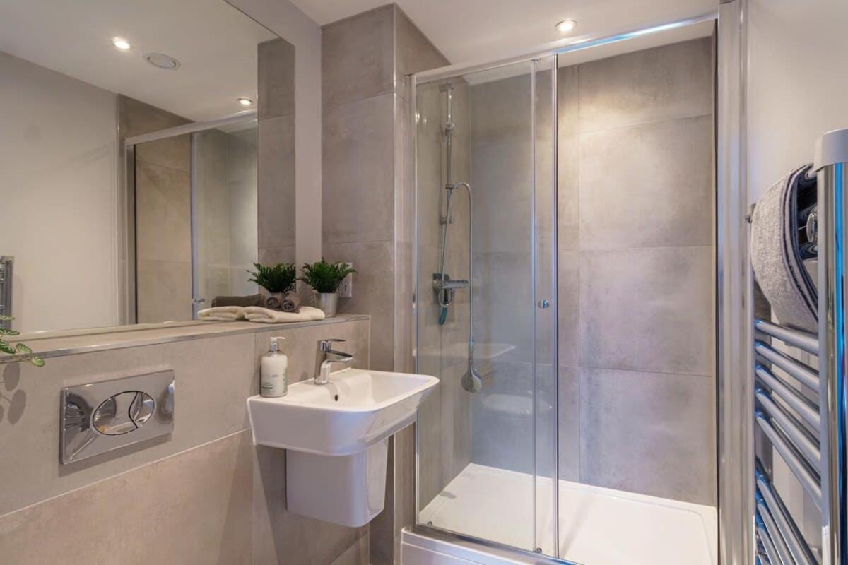 Fantastic 3 Bedroom Manchester Apartment Kültér fotó