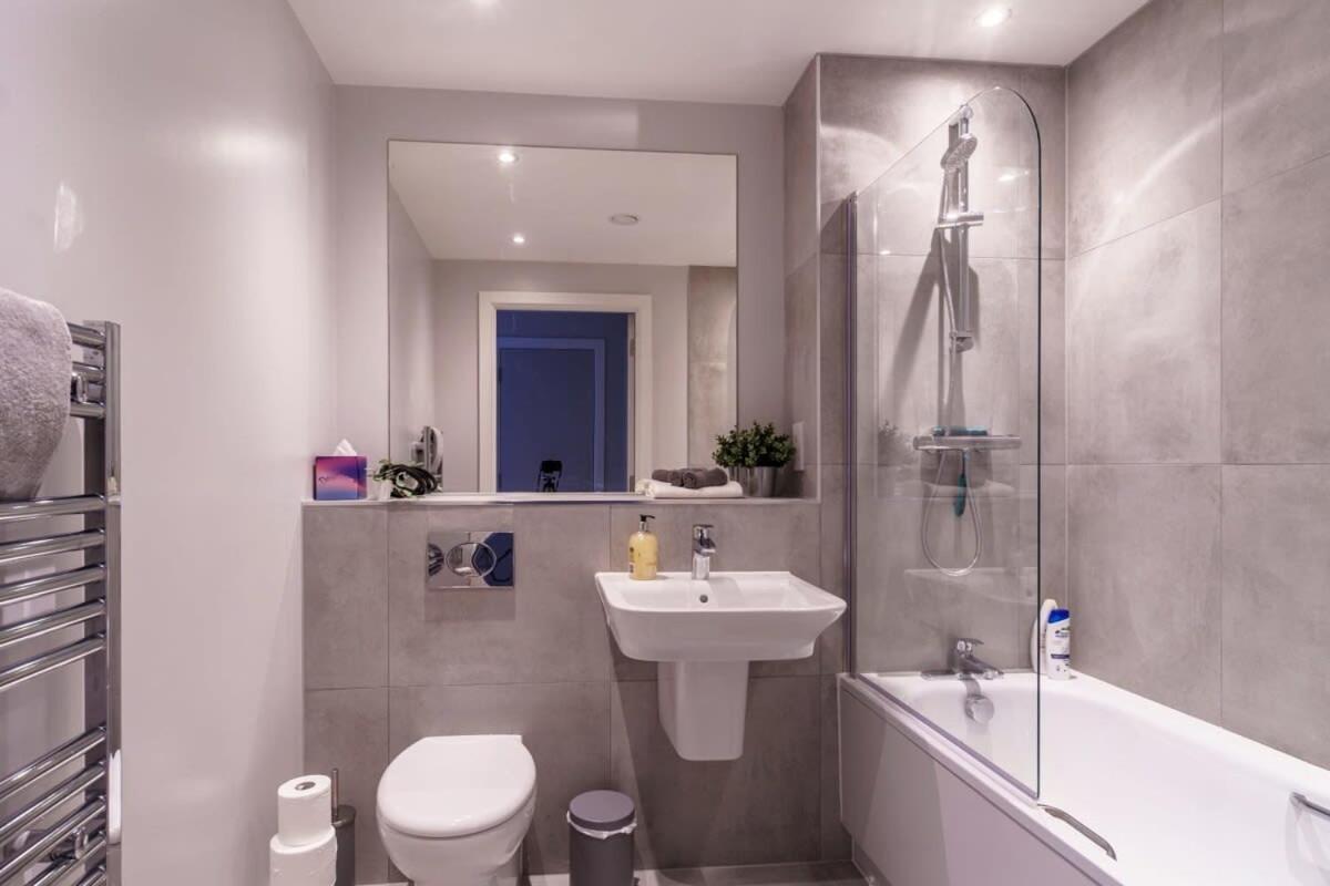 Fantastic 3 Bedroom Manchester Apartment Kültér fotó